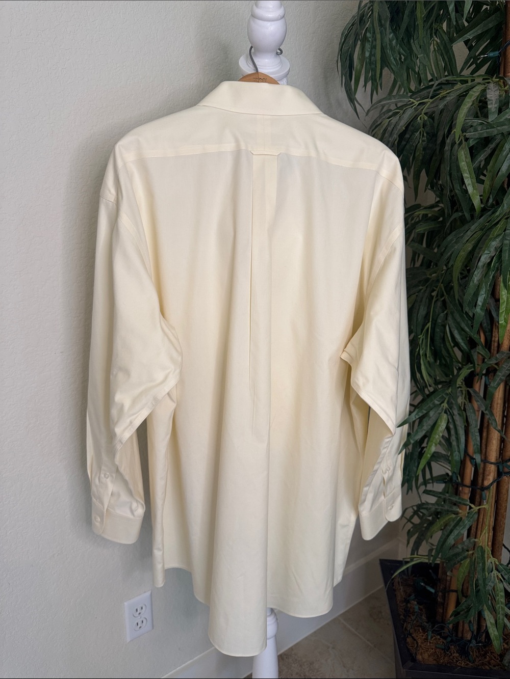 Roundtree & Yorke Gold Label Classic Light Yellow Dress Shirt Men's Size 17 1/2 - Picture 11 of 12